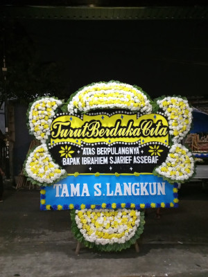 Papan Bunga Duka di Waringin
