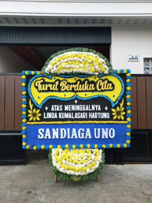Papan Bunga Duka di Waringin